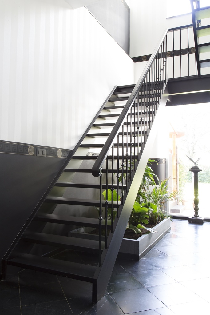 Rechte open trap met bordes (Montenaken) (82) Klassiek