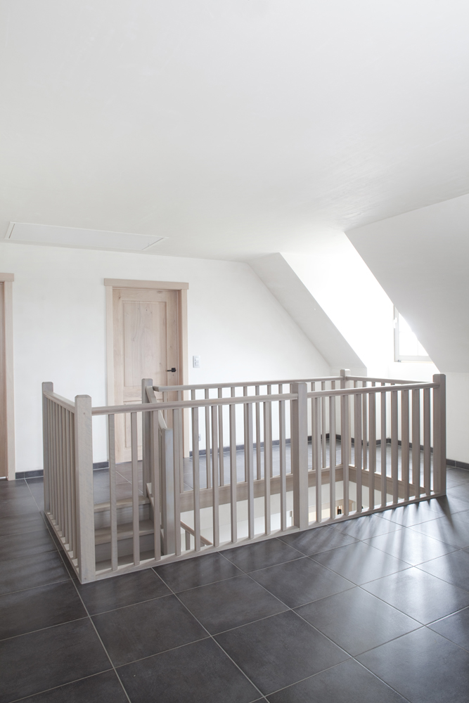 Rechte gesloten trap in beuk (64)