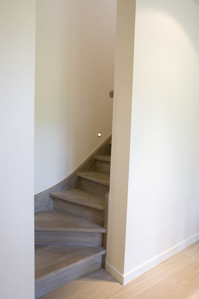 Escalier Quart Tournant Fermé en Chêne