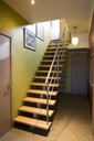 Escalier droit à limon central en métal