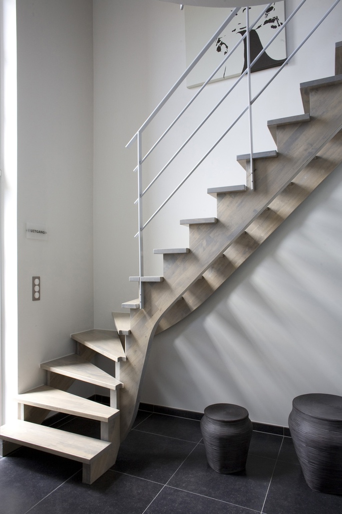 Escalier Quart Tournant à Limons Inférieurs