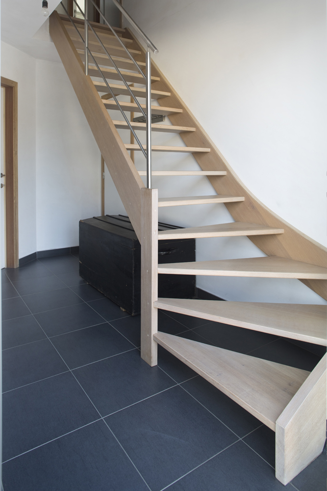 Escalier ouvert à quart tournant