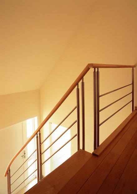 Escalier à limon échancré d'un côté