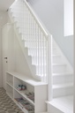 Escalier de style champêtre avec poteau de départ