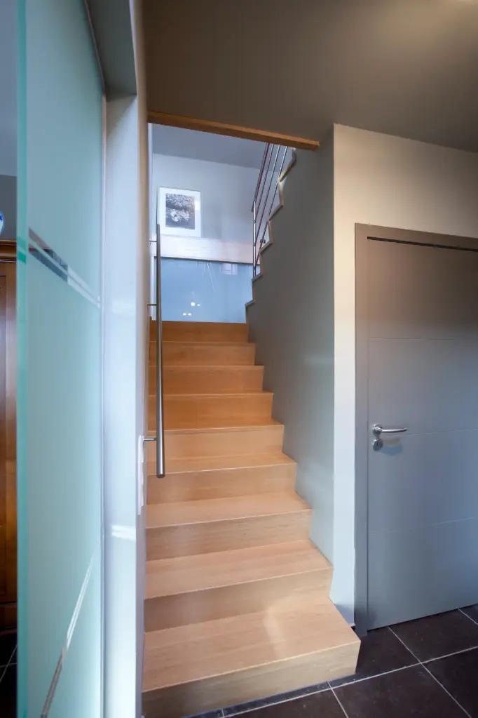 Escalier droit en Z avec palier intermédiaire