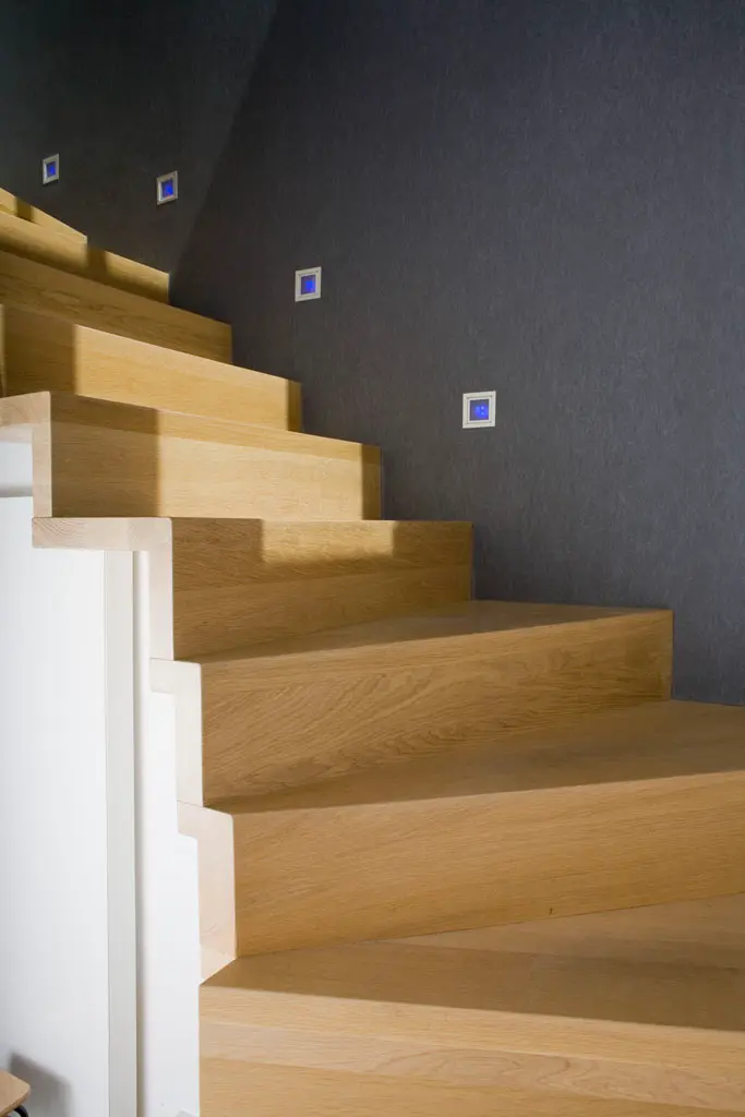 Escalier Tournant en Bois Suspendu