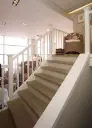 Escalier Blanc en Intérieur Commercial
