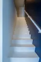 Escalier Blanc Flottant avec Verre