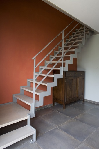 [2035] Escalier à Limons Découpés au Laser