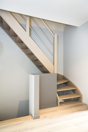 [1085] Escalier Ouvert à Quart Tournant en Hêtre