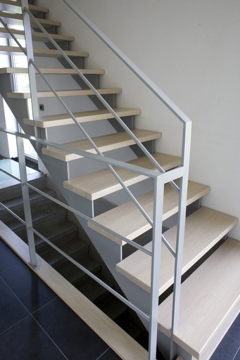 [1034] Escalier métallique avec marches en hêtre