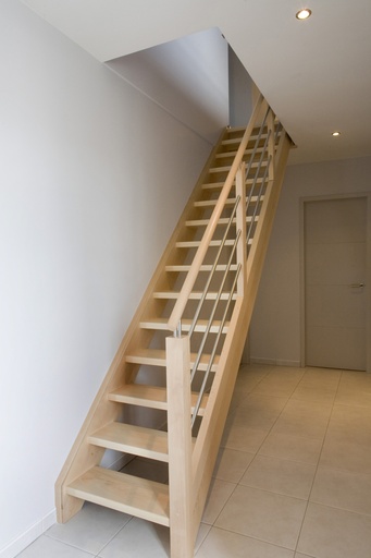 [2038] Escalier Droit Standard Ouvert