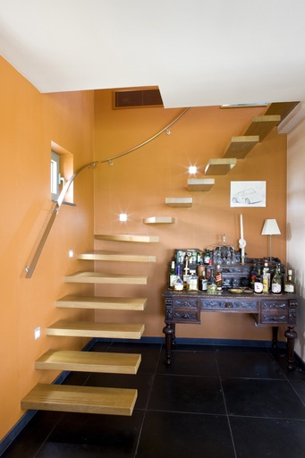 [1061] Escalier suspendu pour duplex à Lauwe