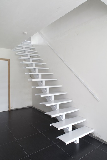 [1069] Escalier droit entièrement en métal