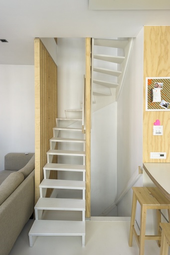 [1071] Escalier en Z ouvert en bois sur mesure