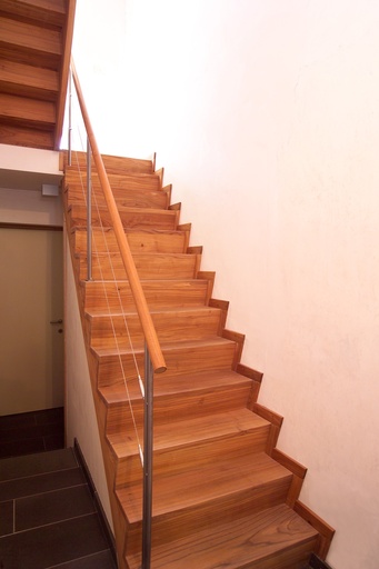 [1127] Escalier droit en Z avec paliers intermédiaires