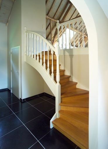 [1135] Escalier en forme de S